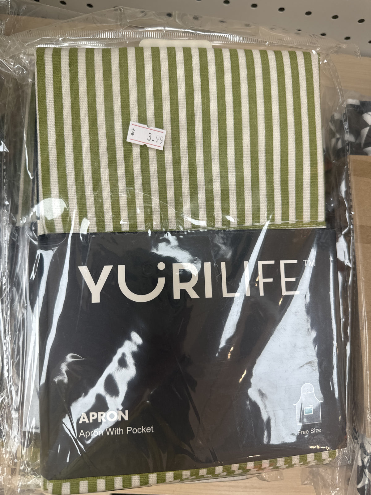 YURILIFE TM Apron with pocket